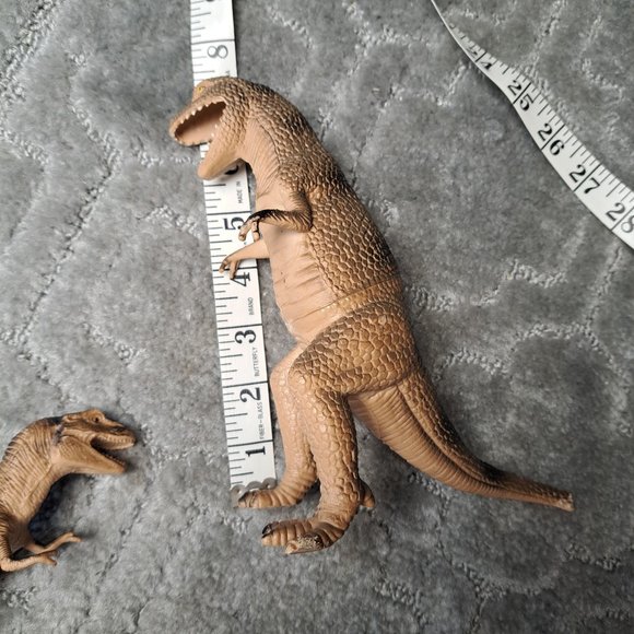 DINOSAURS LOT OF 2 CHINA TYRANNOSAURUS REX DINOSAUR PLASTIC TOY PLAY REALISTIC - Picture 4 of 9